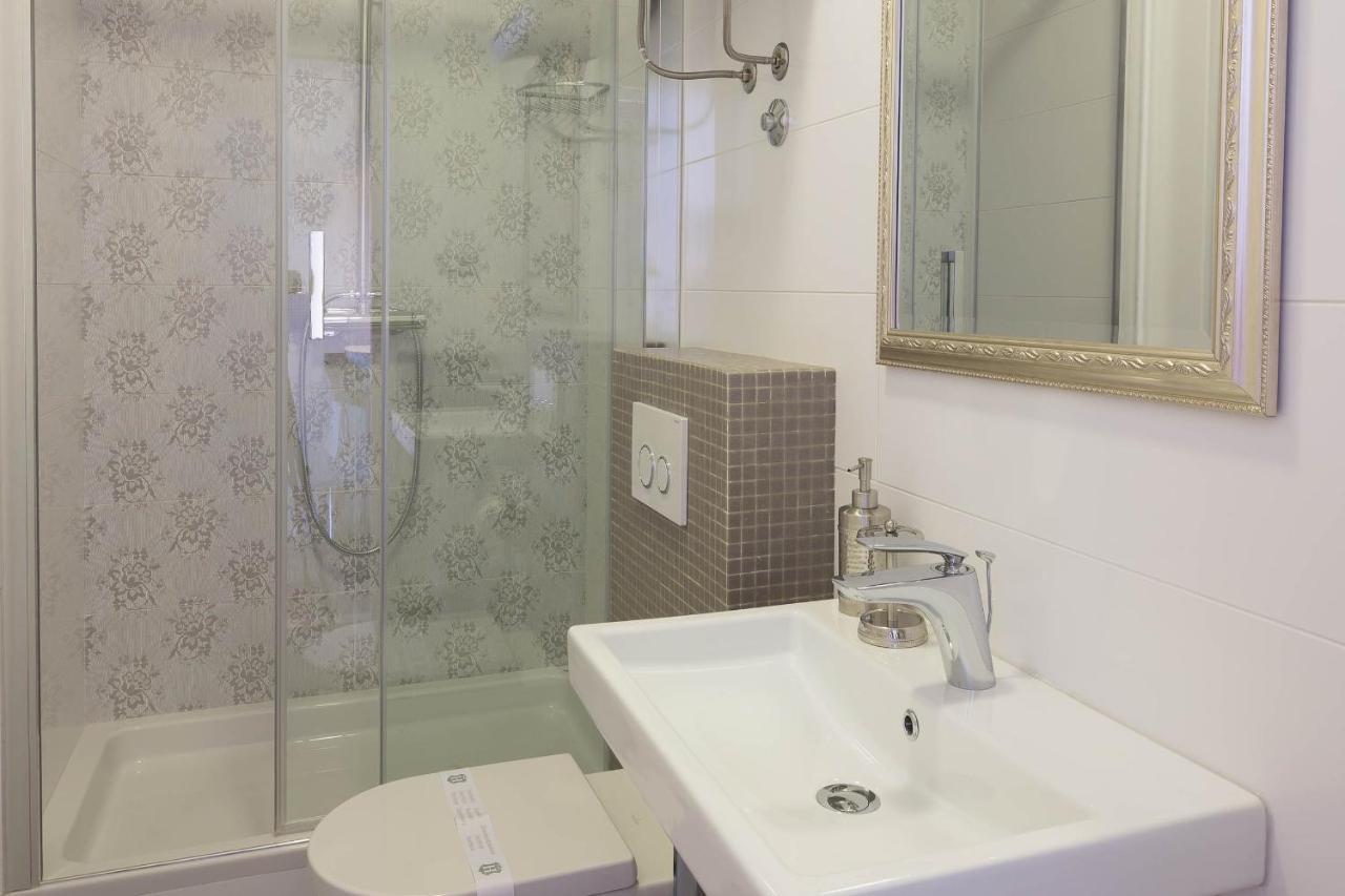 Guest House Imperial สปลิท ภายนอก รูปภาพ